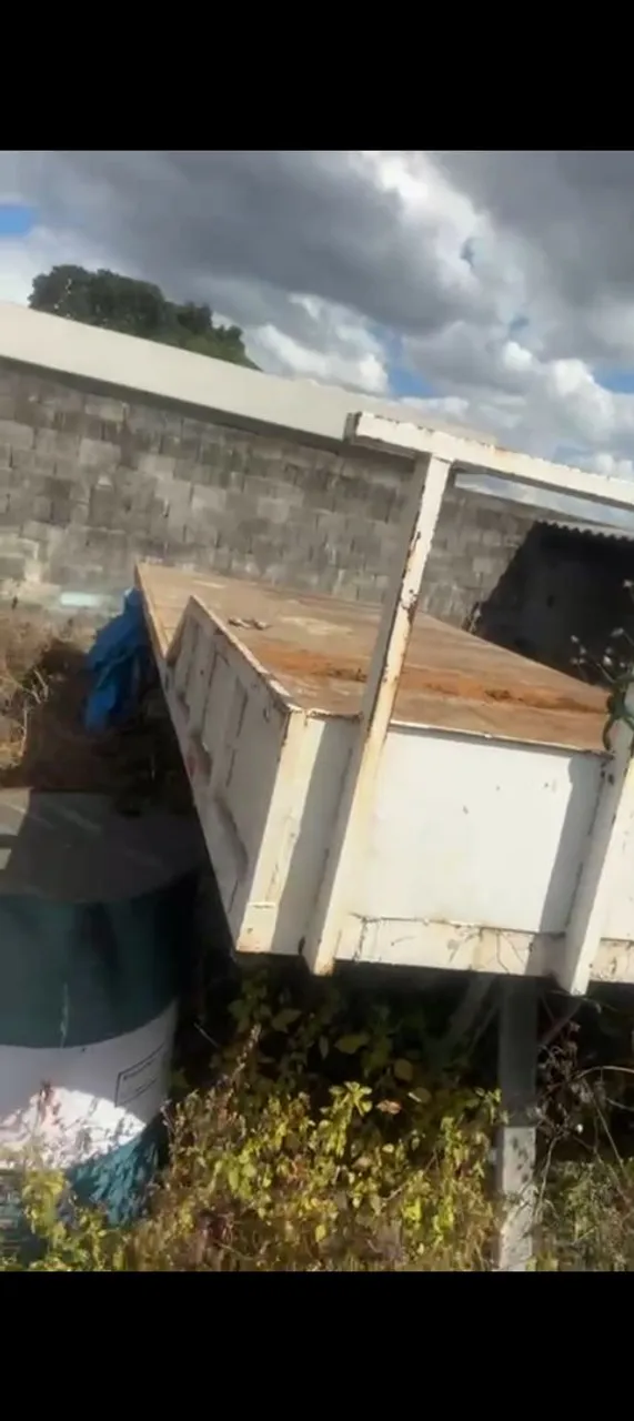 Carroceria de caminhão 6mts