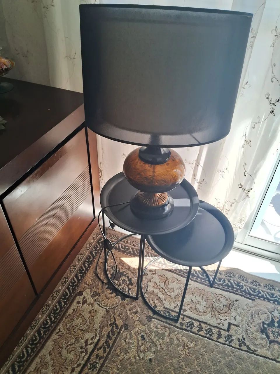Abajur de Mesa com Base em Vidro e Mesa de Apoio