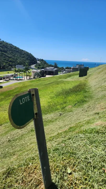 Excelente terreno em condomínio, no melhor local do Estaleirinho!