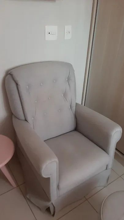 Poltrona de amamentação em linho cinza - Foto 4