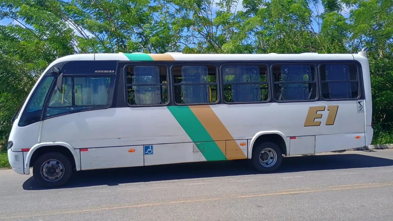 Vende-se  Micro-Ônibus Urbano Sênior 2010 - Foto 3