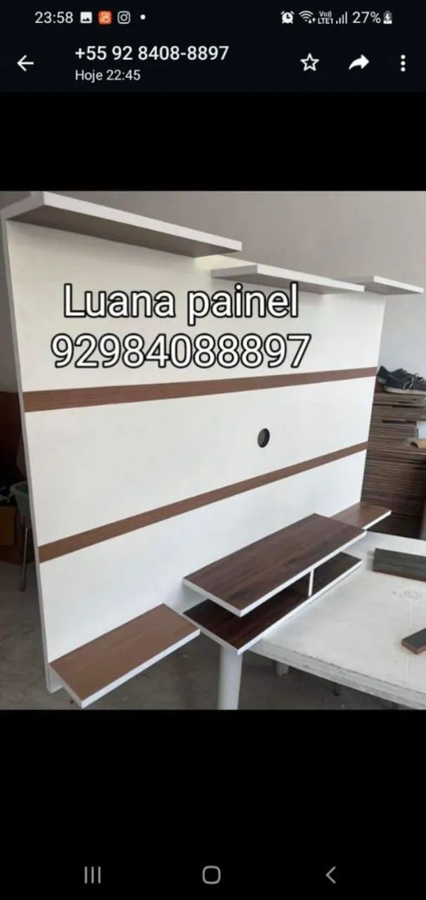 Painel de parede para TV com prateleiras 088
