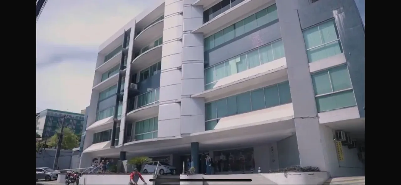 vendo sala comercial no Ed. Centro Empresarial Bolonha (contato direto com proprietária)