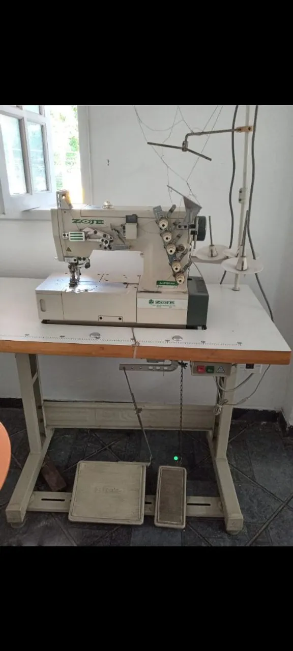 Máquina de Costura Industrial Zoje