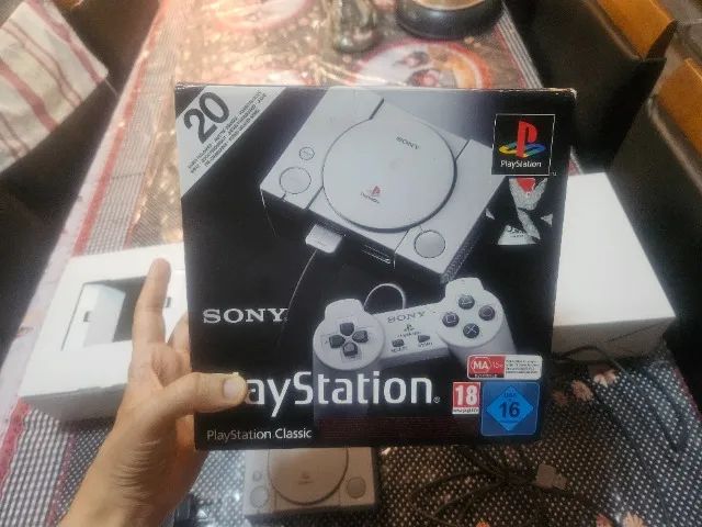 ps1 classic mini original sony com 2 controles e jogos e caixa - Foto 2
