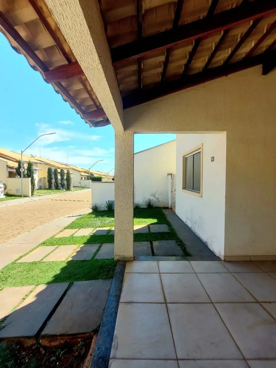 CASA EM CONDOMINIO FECHADO. 173M, 3Q, 1S, 2B, 3V, LAZER. - Foto 3