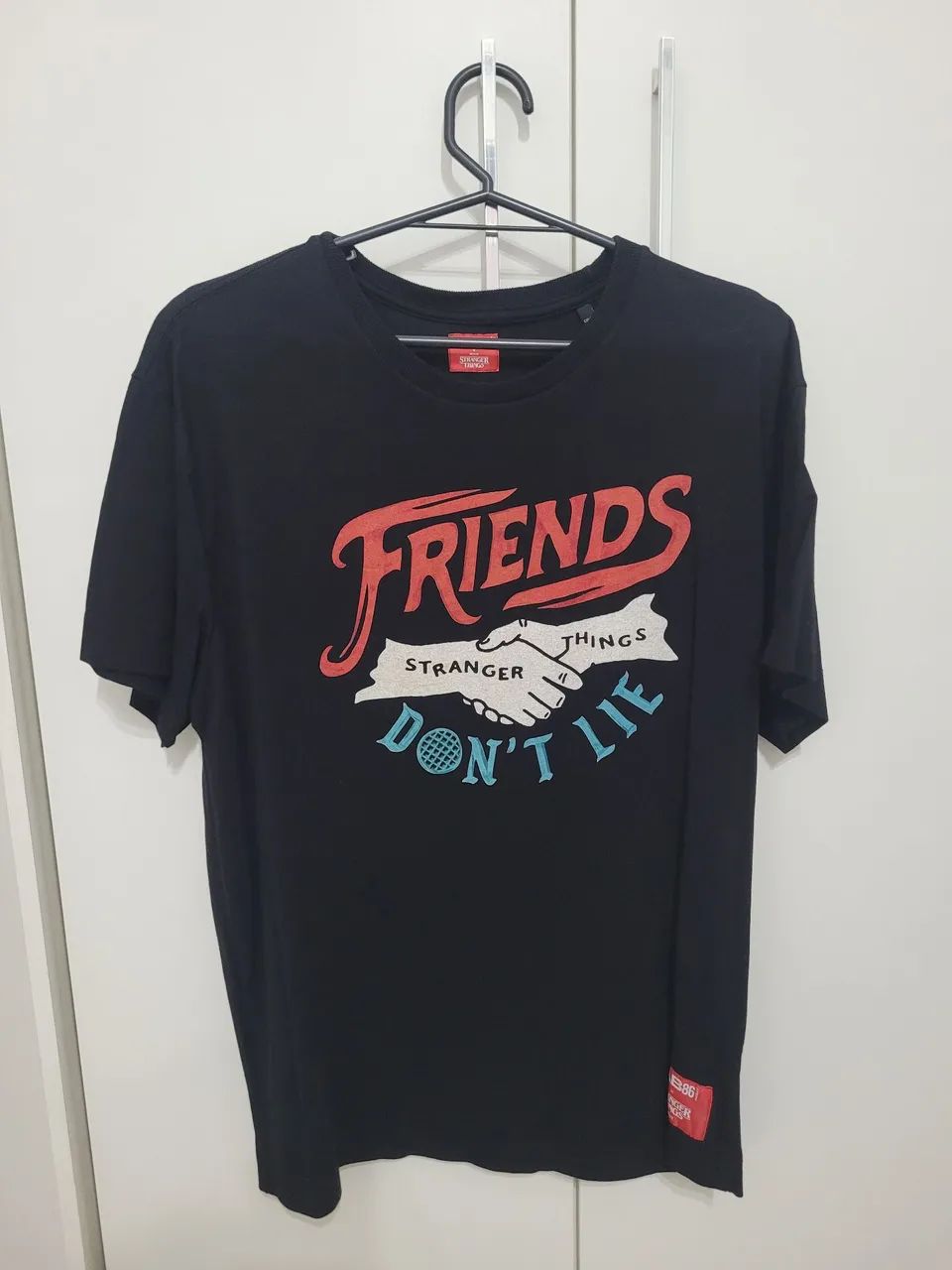 Camiseta Colcci LAB86 Stranger Things