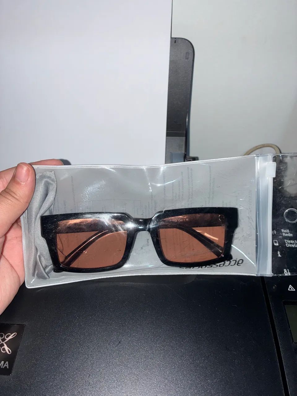 Óculos de sol moderno e despojado! - Foto 2