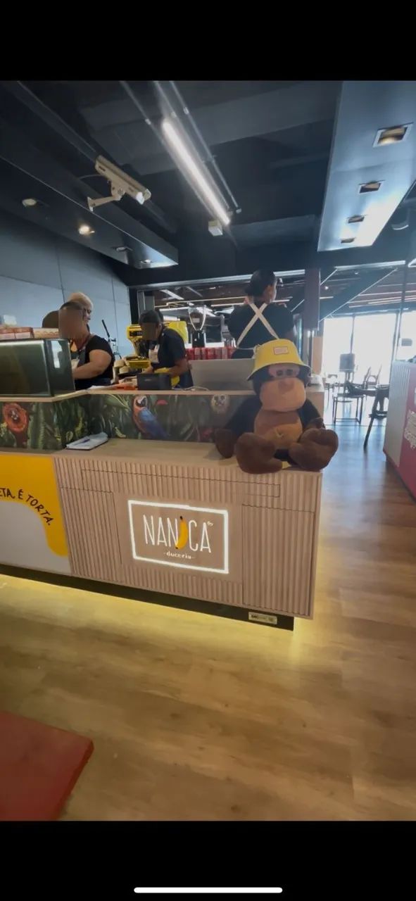 QUIOSQUE Móvel em MDF 3504x675x920mm, chapa de MDF 15mm amadeirado externo, parte interna 