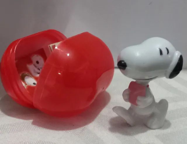 Miniatura Snoopy Casa Suíça