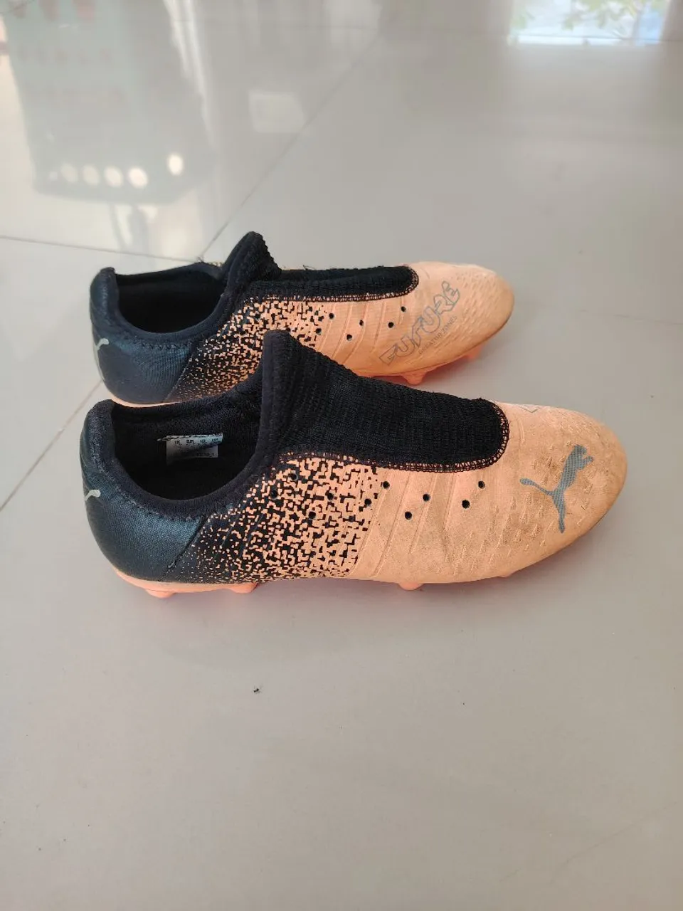 Chuteiras Puma Future (36/37)- Usadas