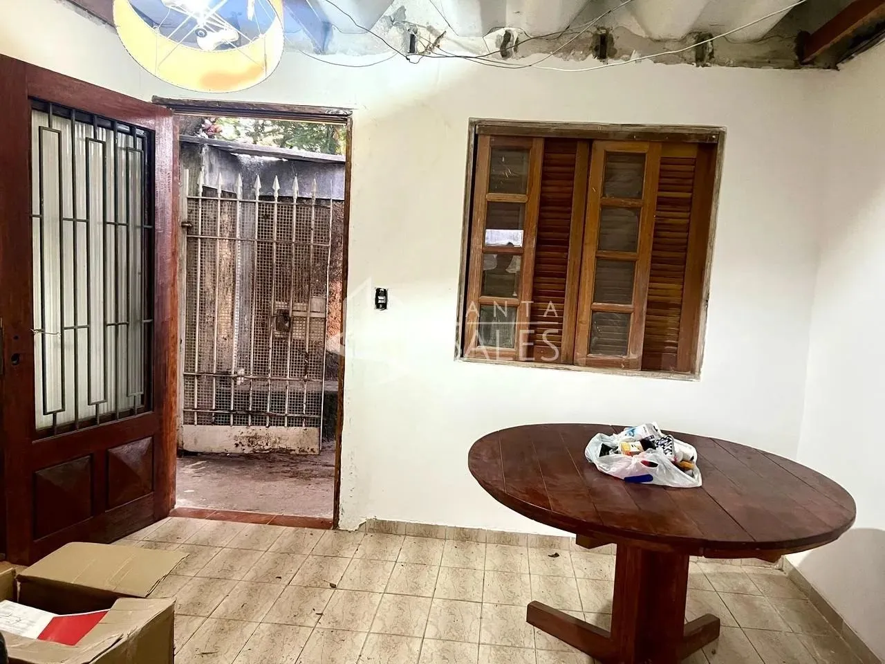 Casa para locação em Alumínio-SP: 2 quartos, 1 sala, 1 banheiro, 1 vaga de garagem e 50,00