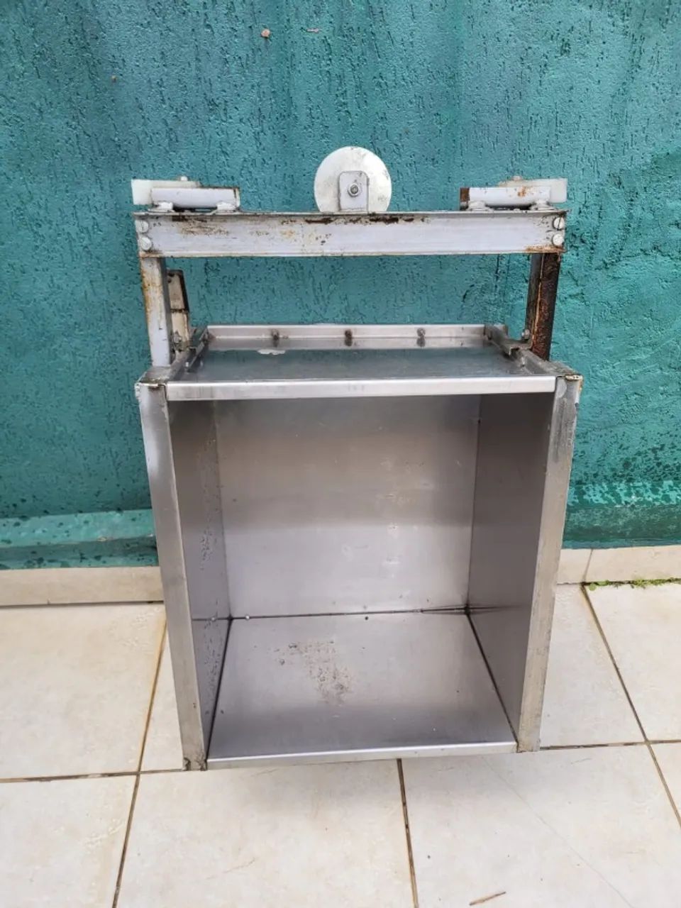 Elevador de Carga para Restaurantes ou Comércio