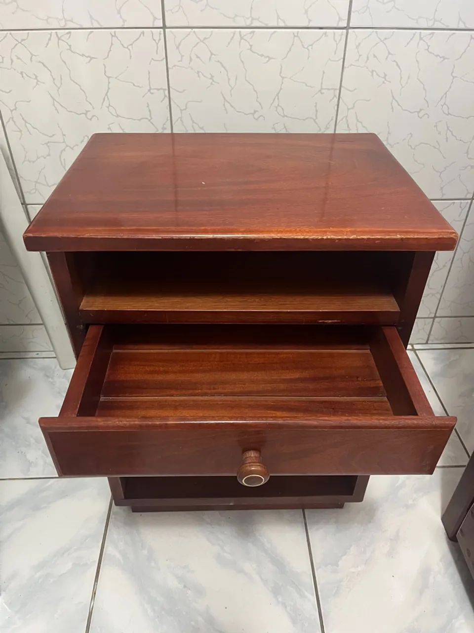 Mesa de Cabeceira em Madeira Maciça - Foto 5