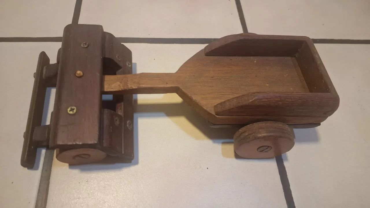 Carrinho de madeira decoração 