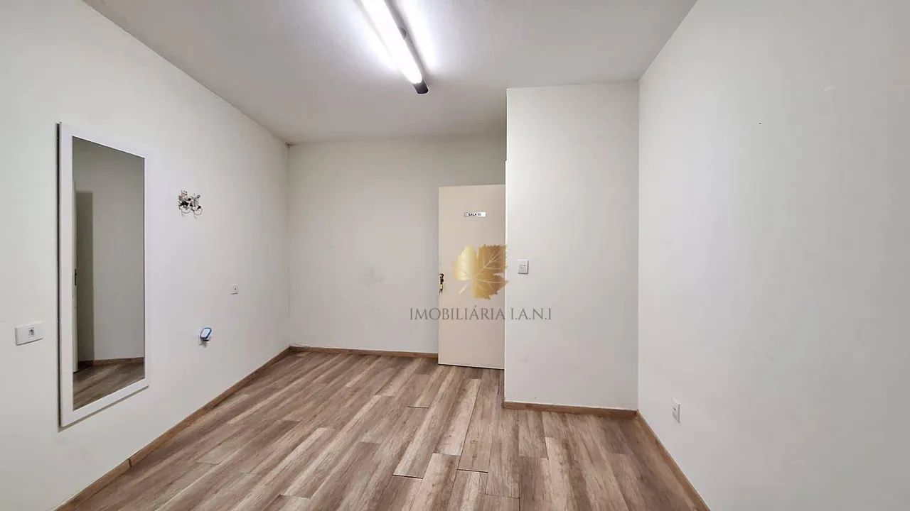 Sala comercial para locação, R$1500, no Espaço Ormeneze em Jardim Santa Rosa  Vinhedo/SP.