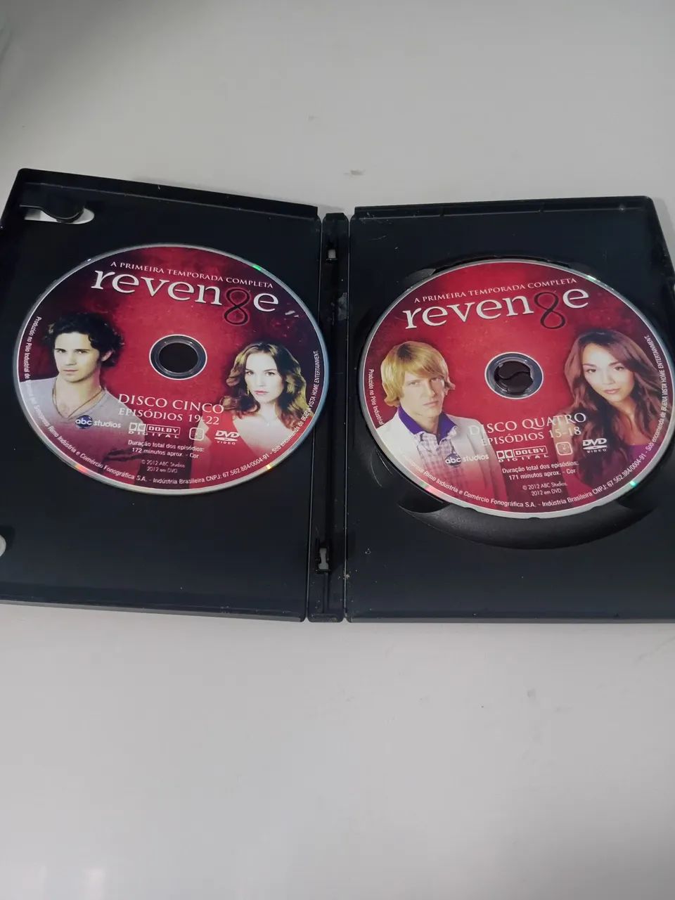 DVD Revenge A primeira Temporada Completa - Foto 3