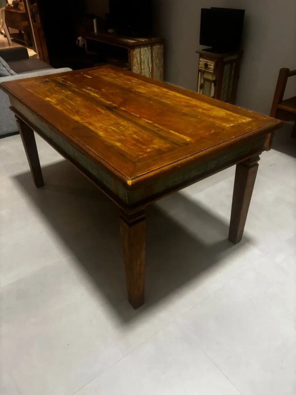 Mesa 160x88 maciça madeira de demolição com tinta