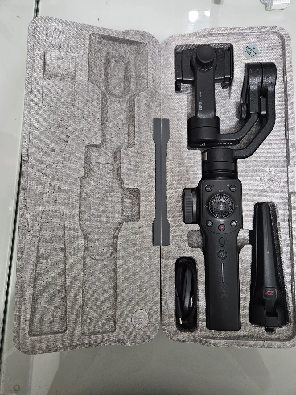 Estabilizador Gimbal ZHIYUN Smooth 4