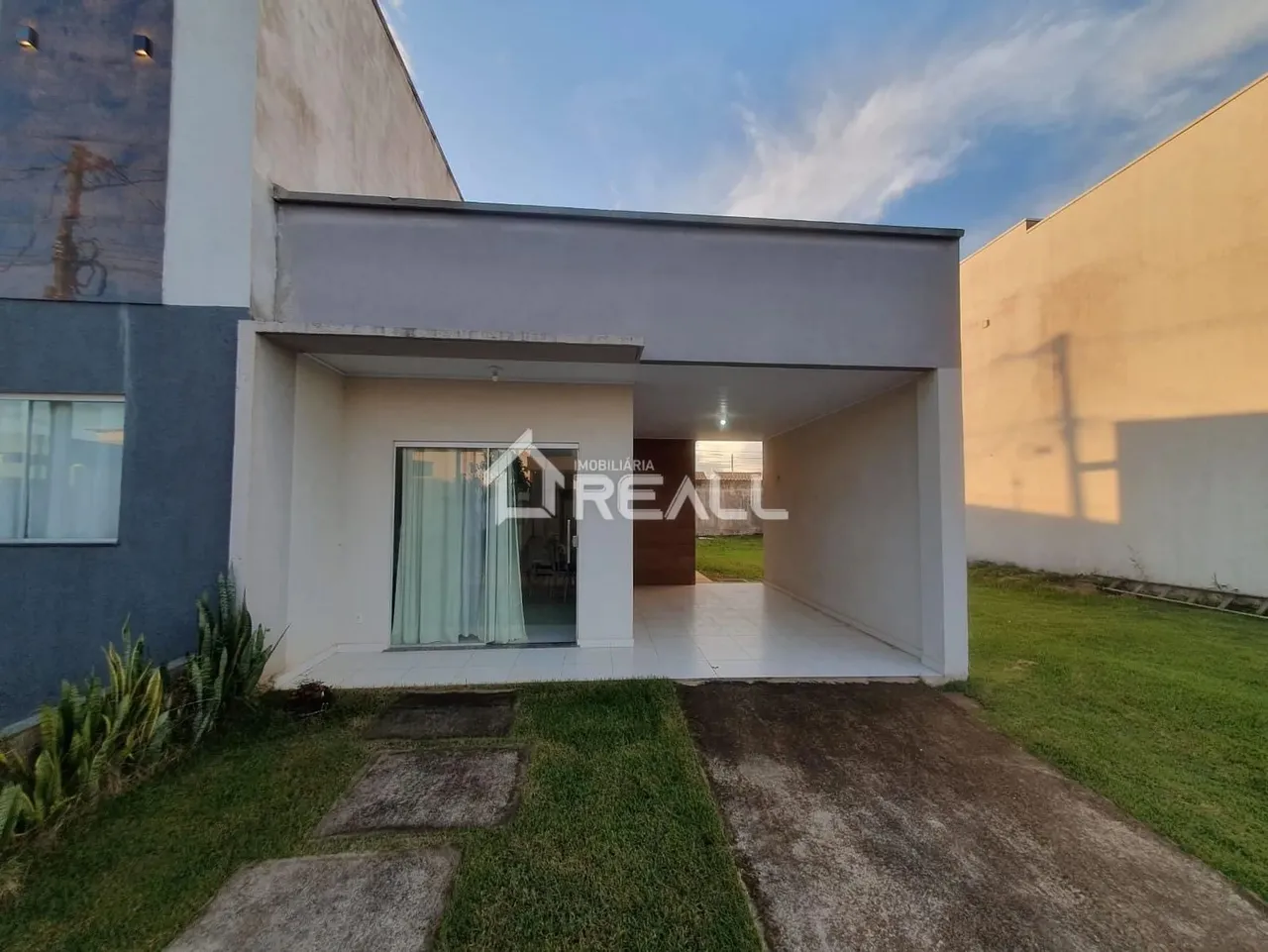 ALUGA-SE CASA NO RESIDENCIAL SAMAÚMA