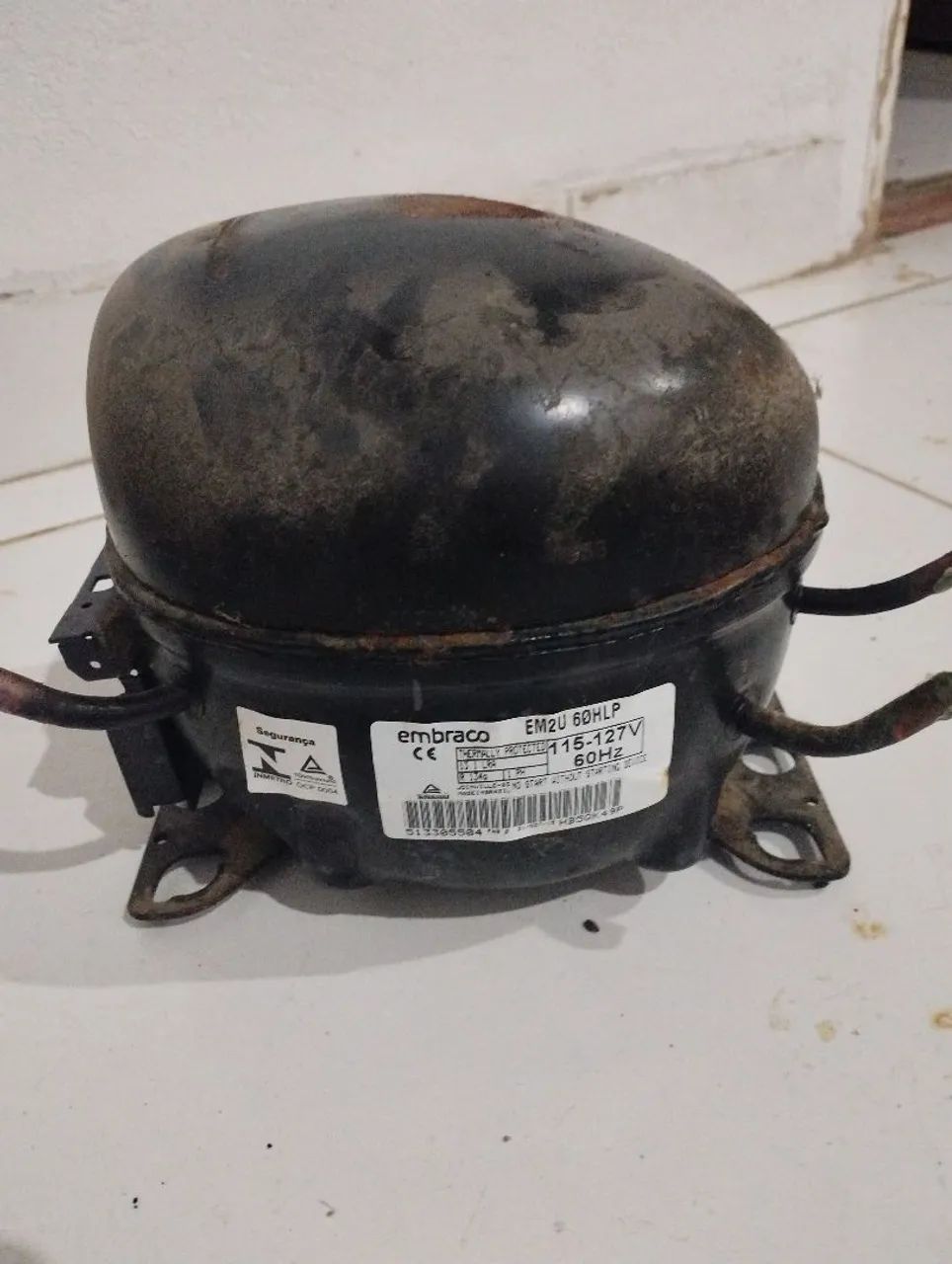 Motor de geladeira com defeito