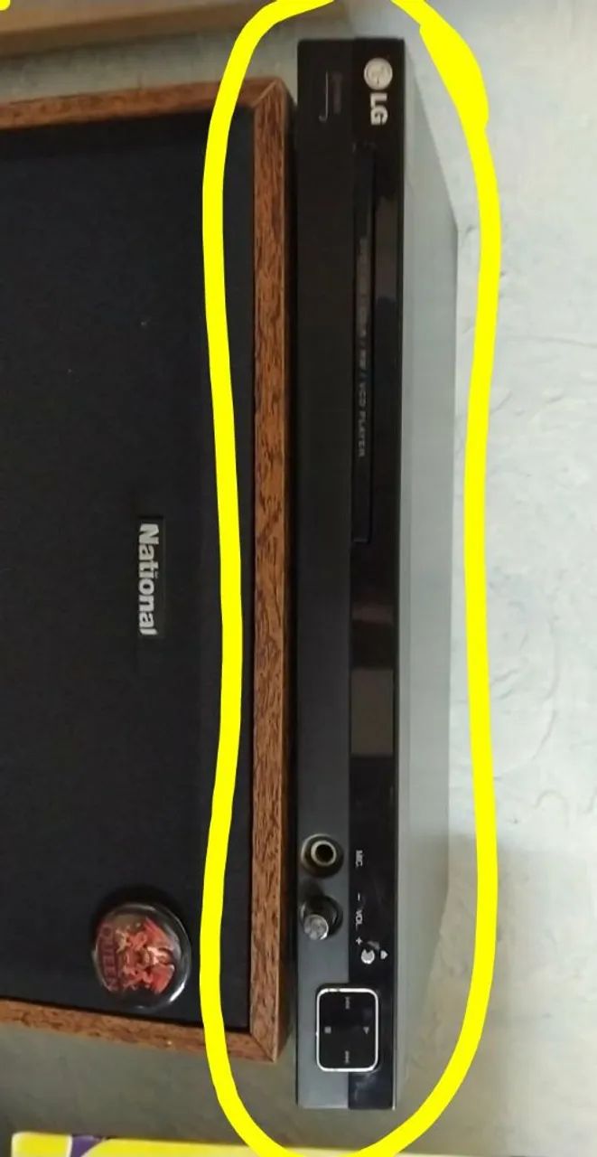 Dvd / toca CD / e função Karaokê da LG com controle remoto. - Foto 2