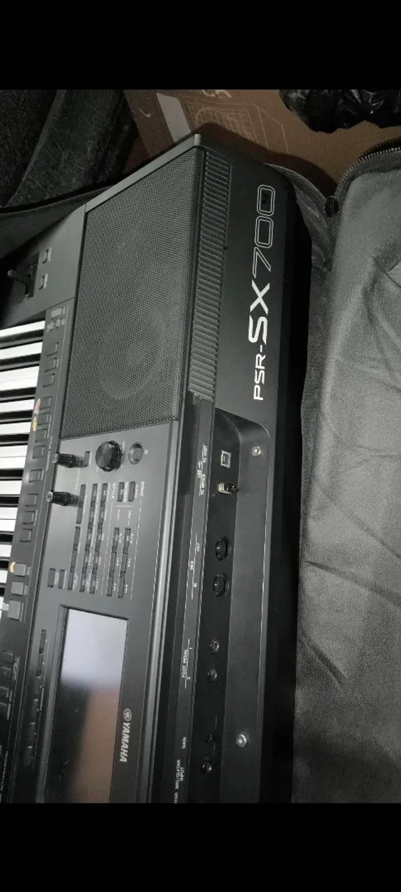 Teclado Yamaha PSR-SX700 troco em sx600 com volta