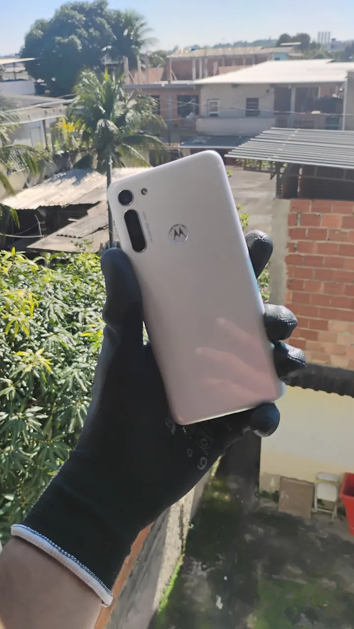 Moto G8