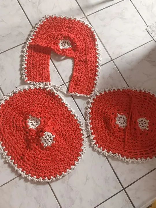 Jogo de Tapete de Banheiro em Crochê - Vermelho