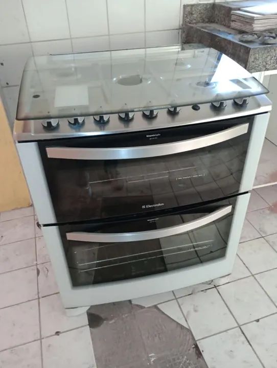Fogão 4 Bocas Electrolux com Forno Duplo - Semi-Novo - Foto 4