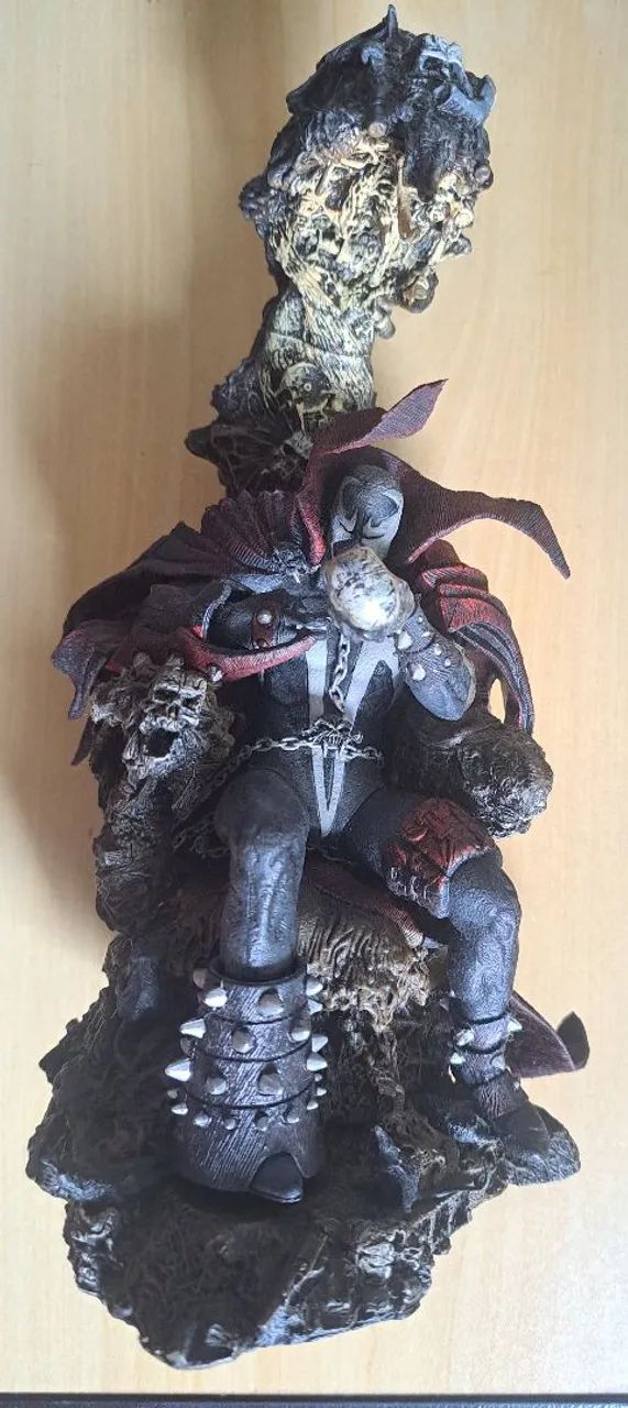 Figura Spawn no trono McFarlane originail 