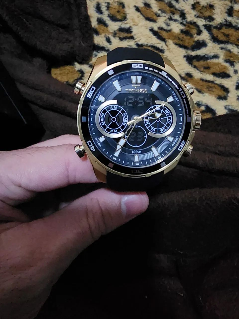 Relógio de pulso masculino dourado - Foto 3