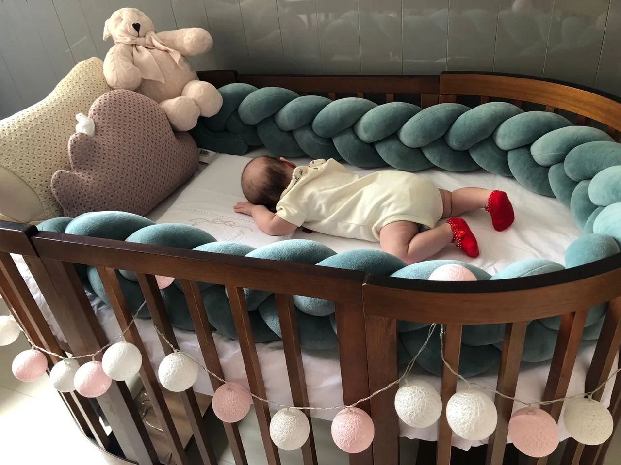 Berço Oval de Madeira com Protetor de Berço - Foto 4