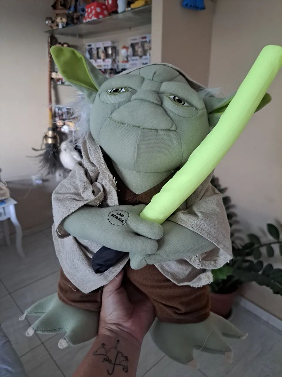 Boneco mestre yoda Disney - Foto 4