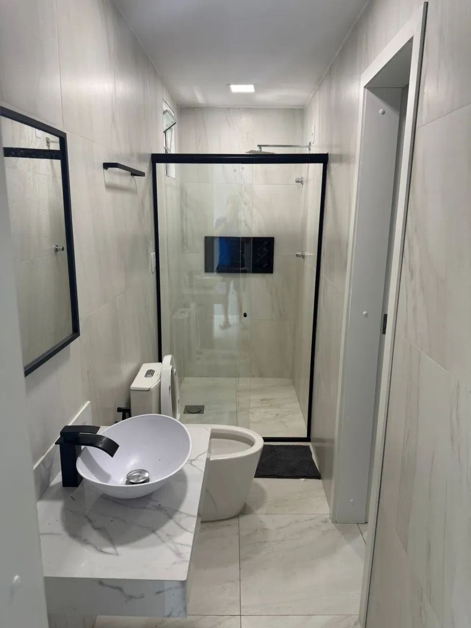 piscina, móveis projetados, toda no porcelanato. - Foto 2