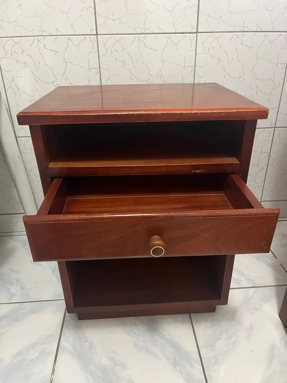 Mesa de Cabeceira em Madeira Maciça - Foto 3