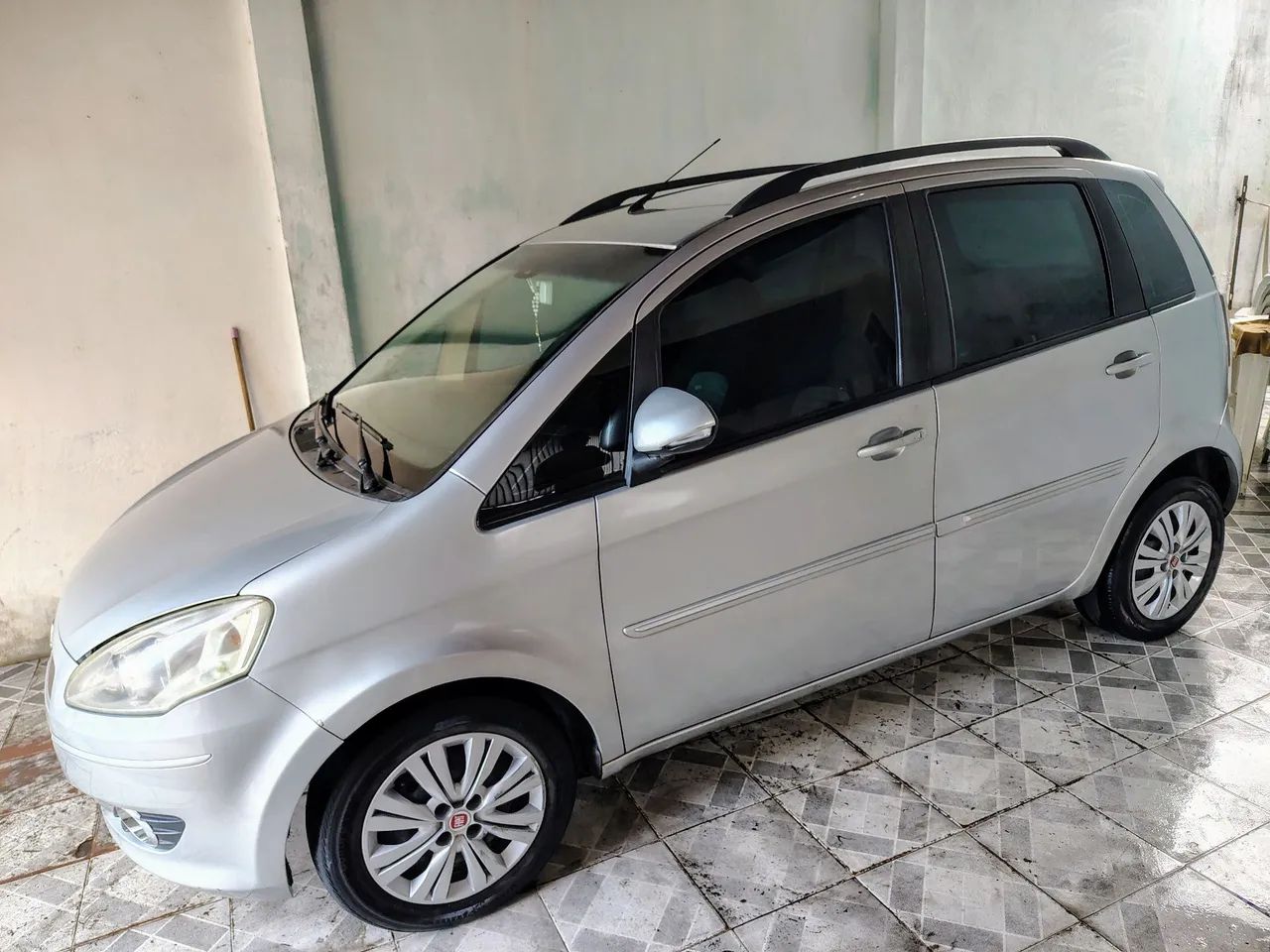 Fiat Idea Essence 1.6 Flex 16V 5P 2011 - Foto 3