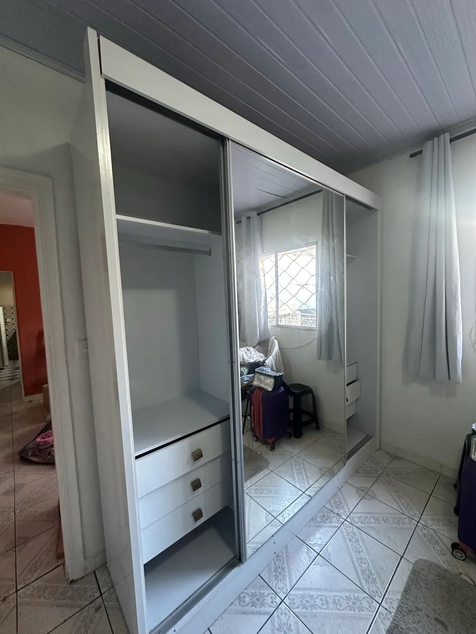 Guarda Roupa Casal 2 portas com Espelho Interiço - Foto 2