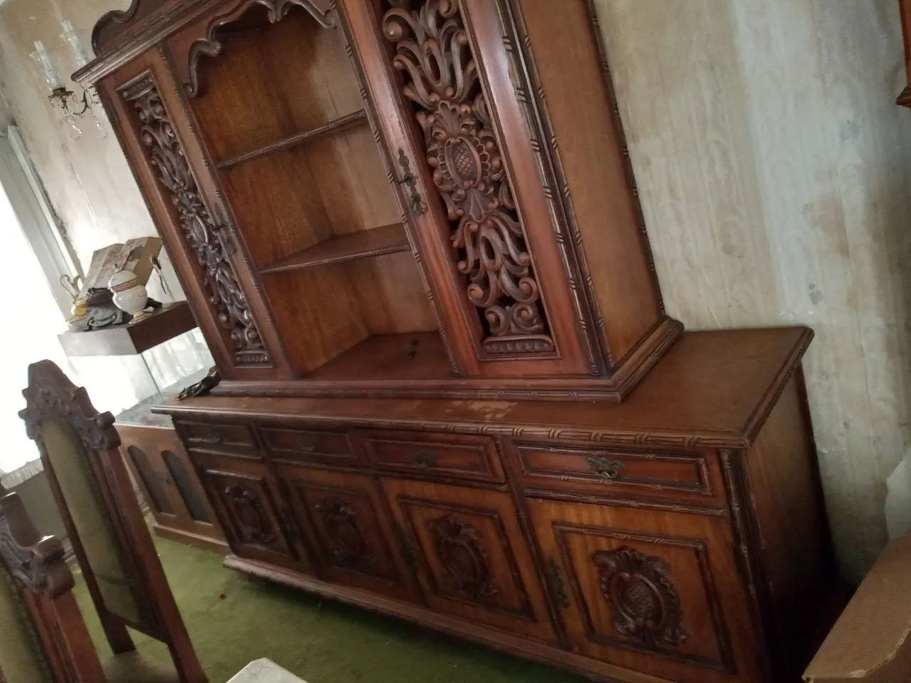 sala jantar de madeira maciça com oito cadeiras oratório  - Foto 2