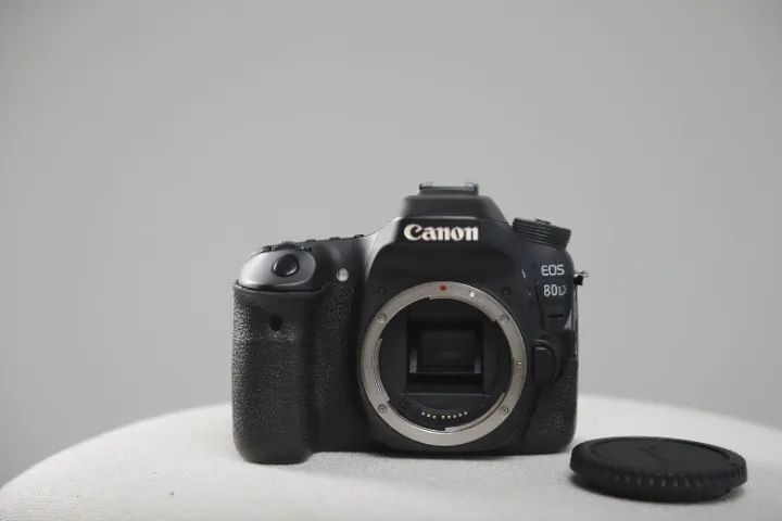 Câmera Canon 80D + Grip