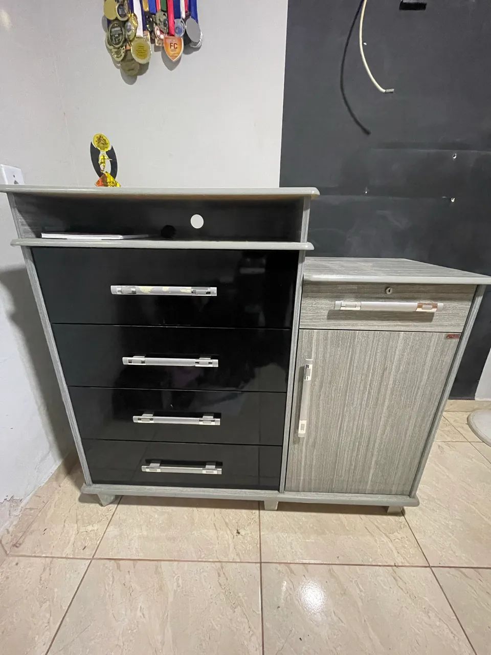 Cômoda Usada em Bom Estado