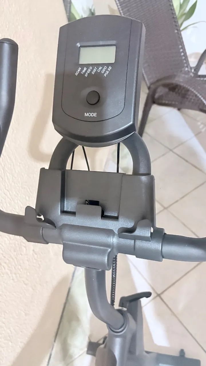 Bicicleta ergométrica de academia  - Foto 5
