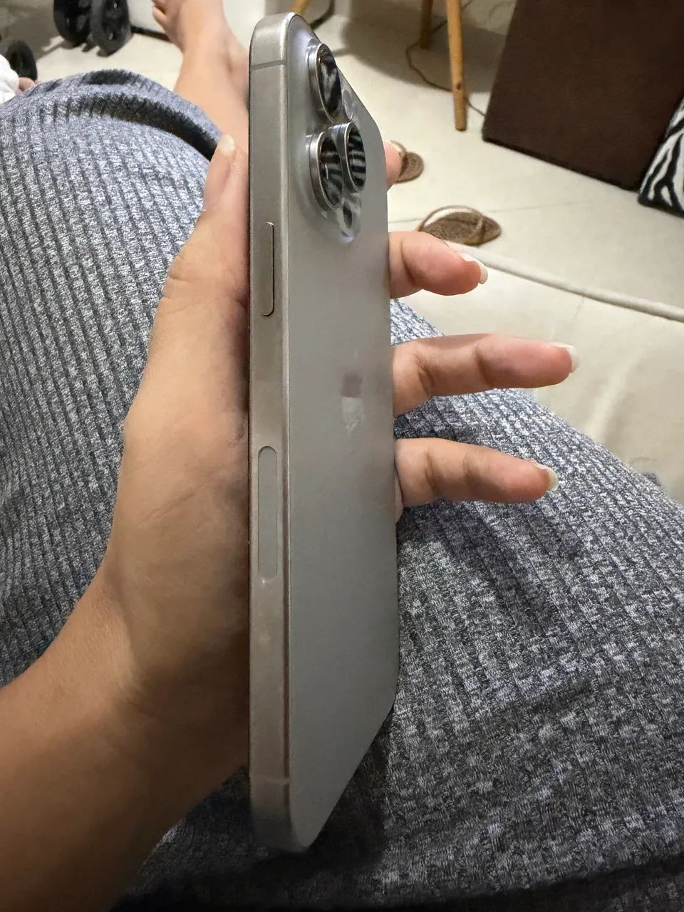 Iphone  15 pro Max  - Foto 2
