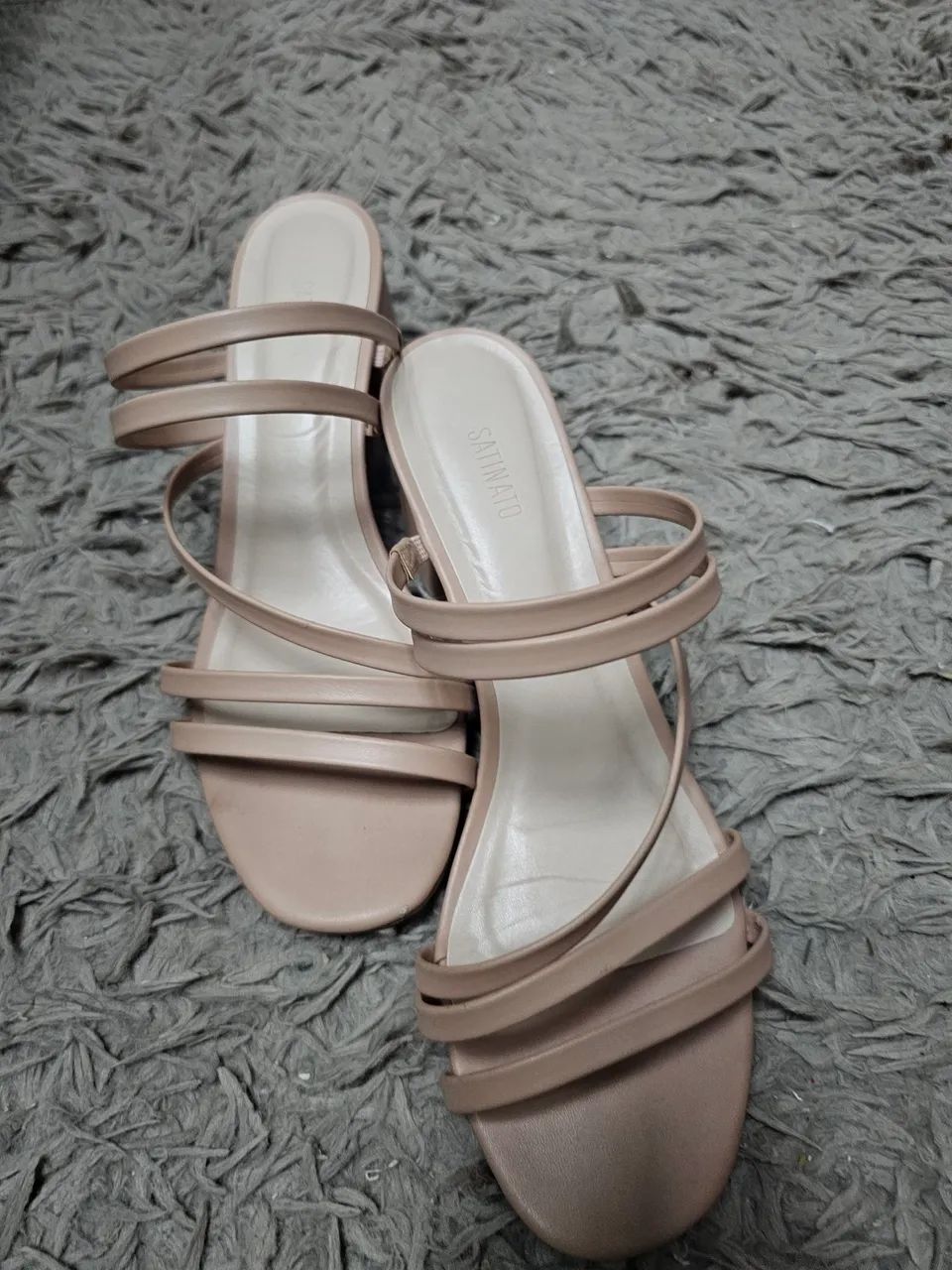 Sandália de salto - Foto 5
