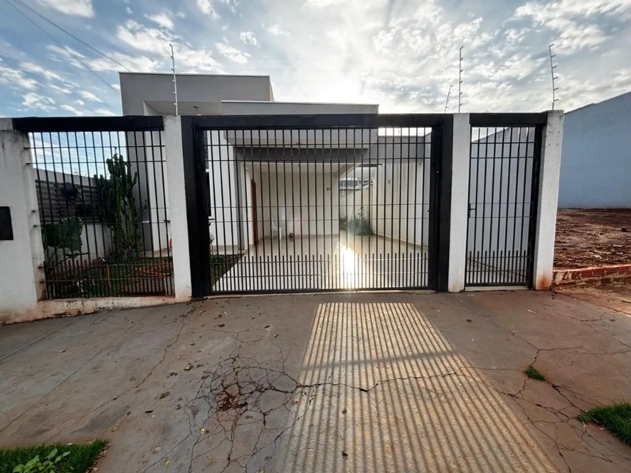 Casa com 2 Quartos, 80 m² e 2 Vagas - Jardim Paulista III, Maringá/PR