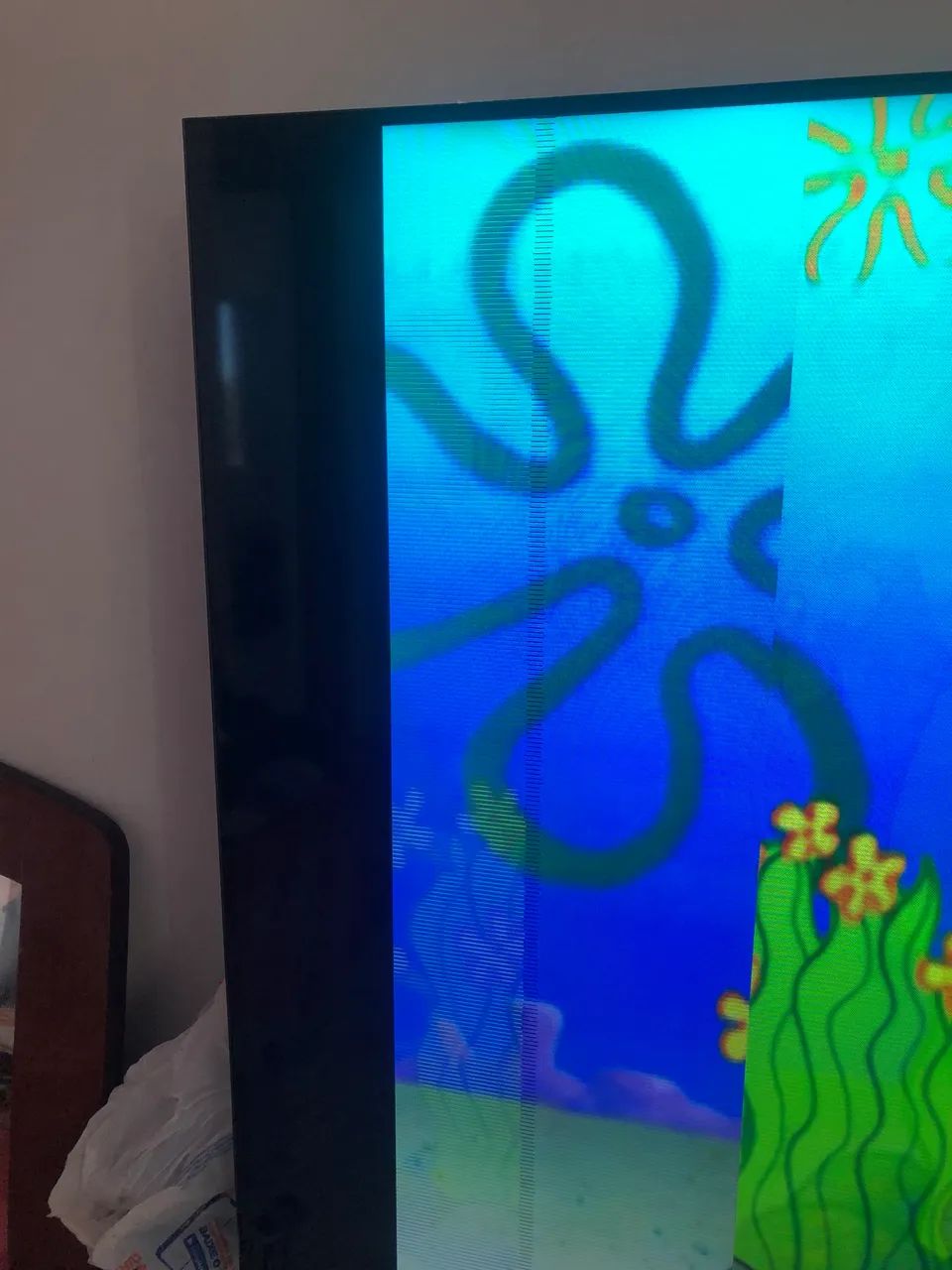 Vende-se smart tv 58 polegadas, Com algumas listras na tela - Foto 4