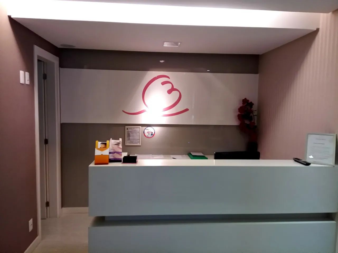 Linda Clinica Montada e Equipada pronta para uso com 3 vagas de garagem. Execelente locali - Foto 2