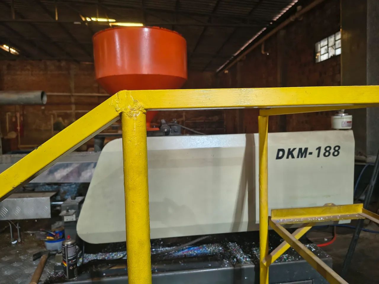 máquina injetora plástico 450gramas 188 toneladas de fechamento , canhão nitretado  - Foto 4