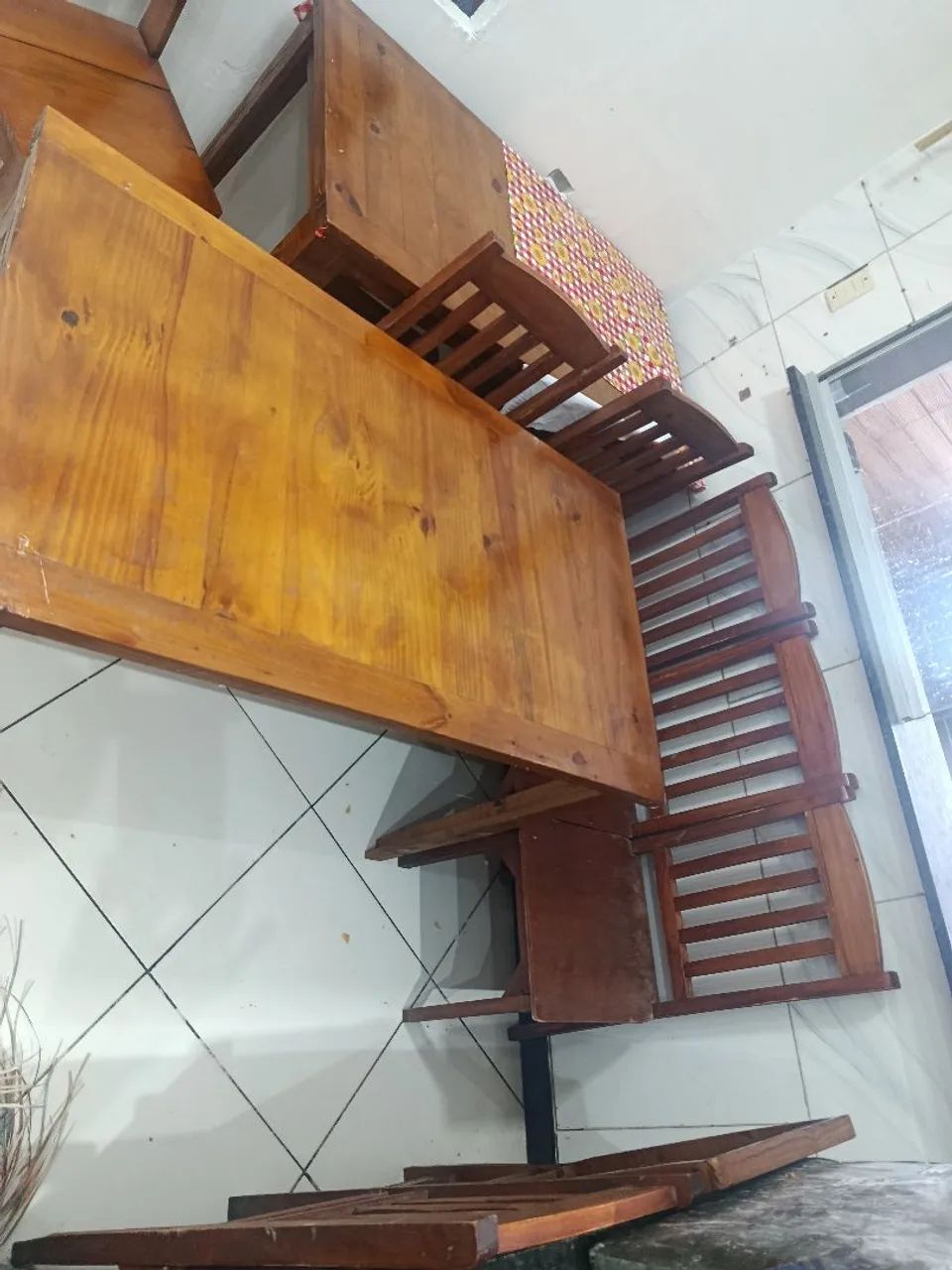 Vendo 3  mesas com 4 cadeiras cada