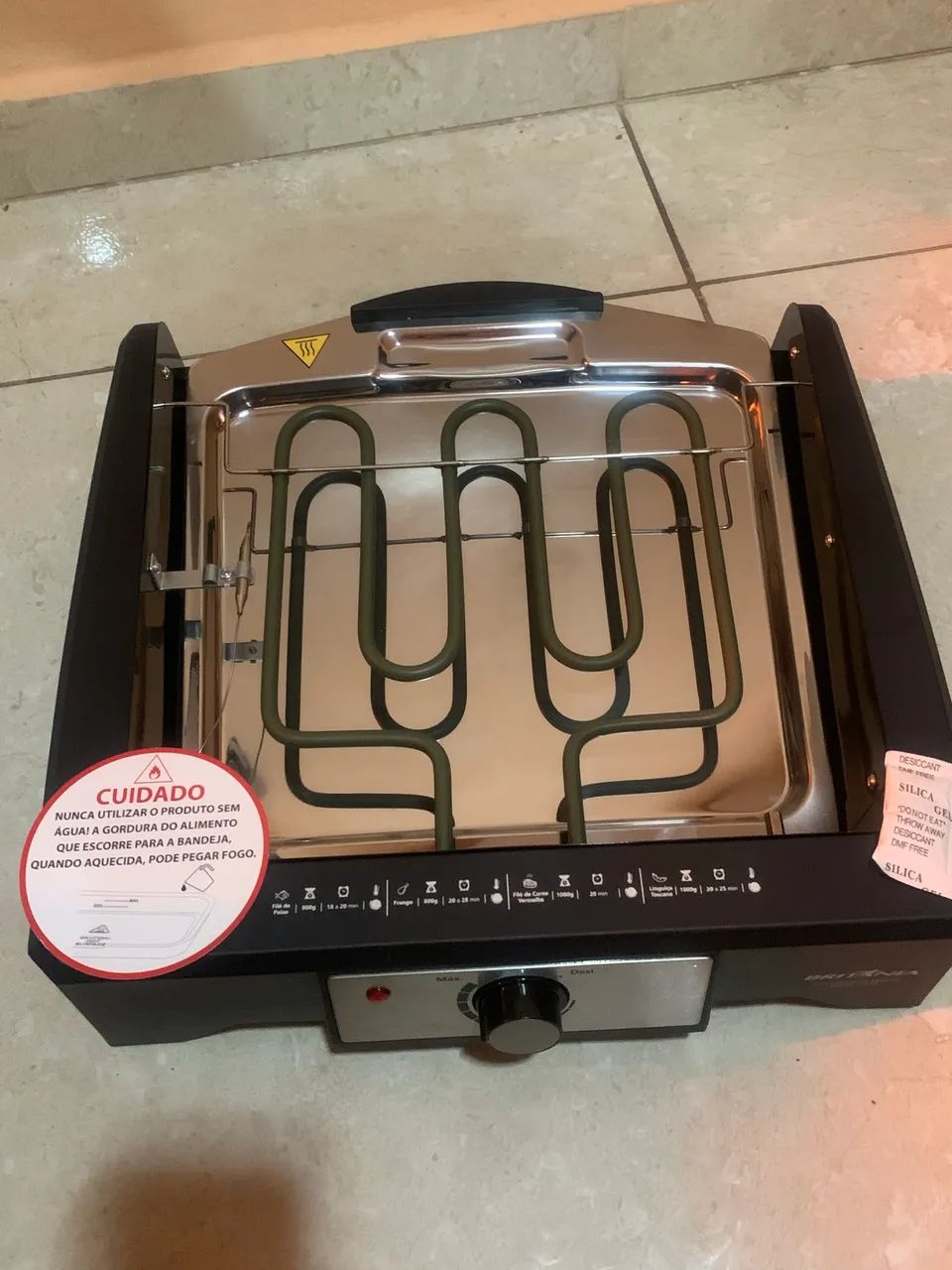 Churrasqueira Elétrica Britânia BCQ2000 Flame Grelha Argentina - Foto 4